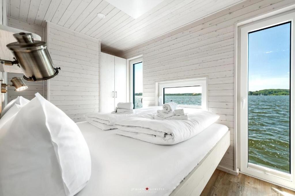 Hausboot Gluecksmomente Mit Dachterrasse In Schleswig Am Ostseefjord Schlei Екстер'єр фото