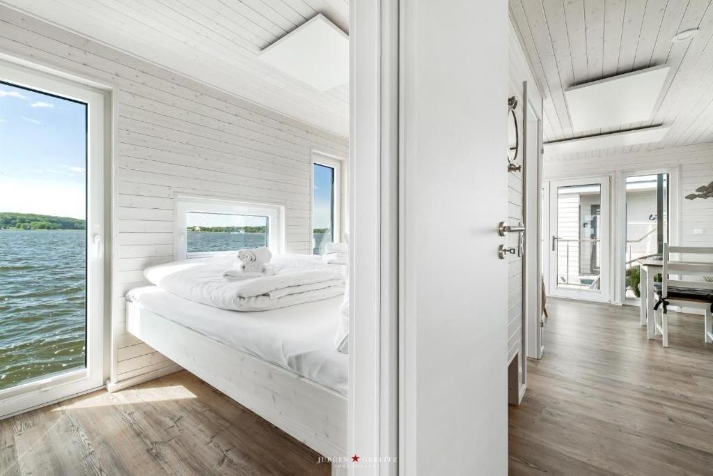 Hausboot Gluecksmomente Mit Dachterrasse In Schleswig Am Ostseefjord Schlei Екстер'єр фото